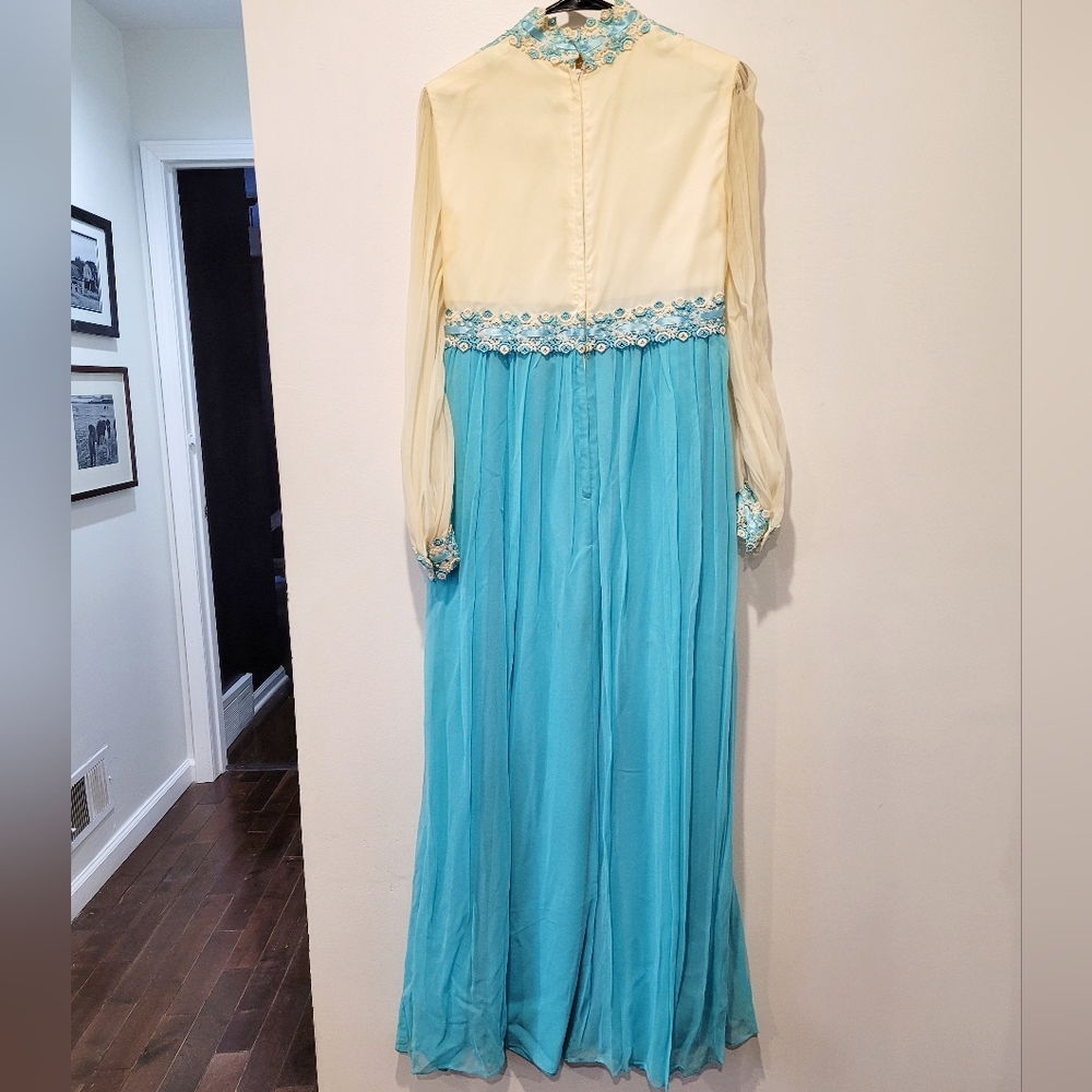 Vintage 1970s blue and ivory tulle embroidered floral maxi dress gown - Picture 8 of 14